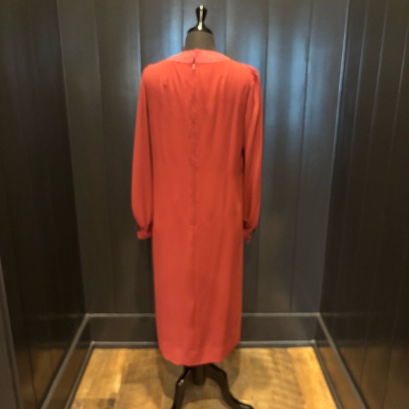 Elegant Red Women's Dress - Picture 2 of 6